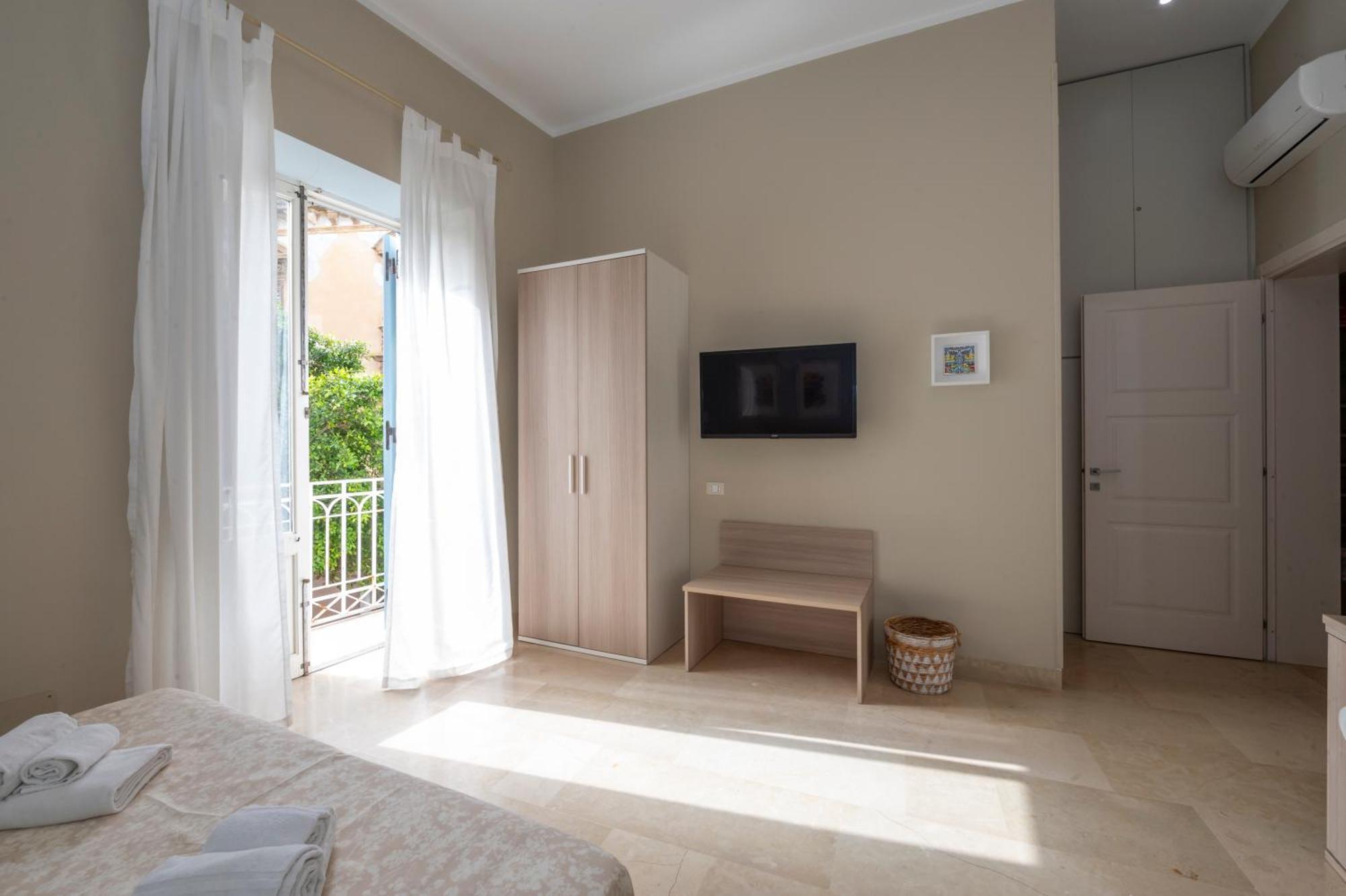 Le Mura - Charme Rooms تراباني الغرفة الصورة