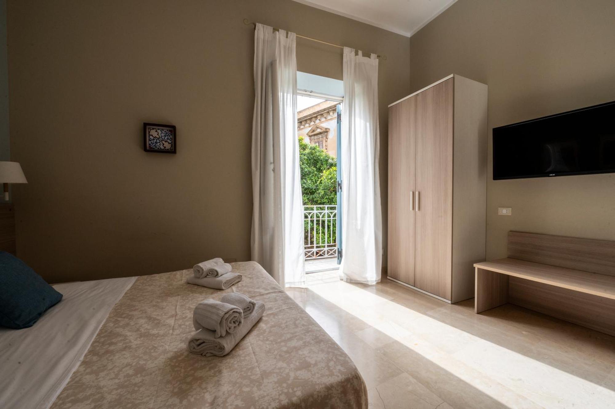 Le Mura - Charme Rooms تراباني الغرفة الصورة