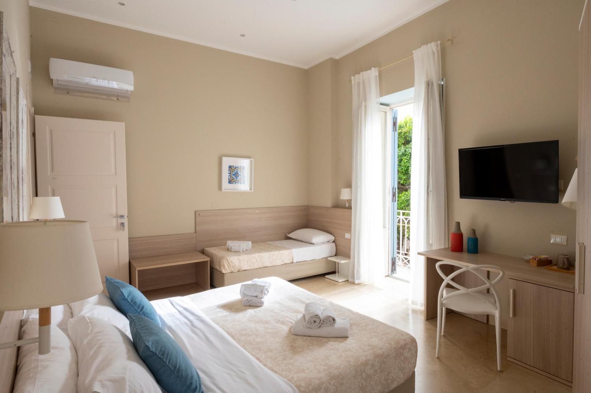 Le Mura - Charme Rooms تراباني الغرفة الصورة