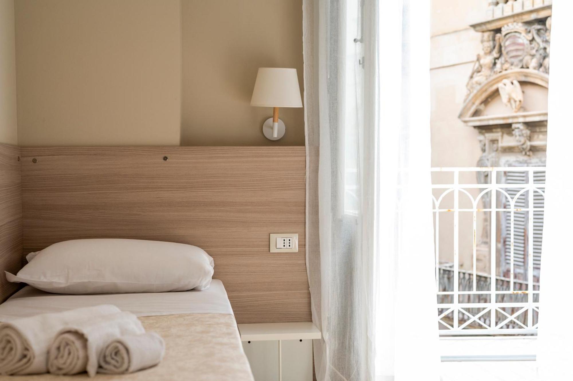 Le Mura - Charme Rooms تراباني الغرفة الصورة